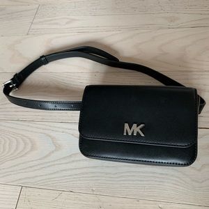 MICHAEL KORS “Mott” leather belt bag!